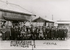 石北鉄道速成陳情団出発上京の際遠軽駅前にて